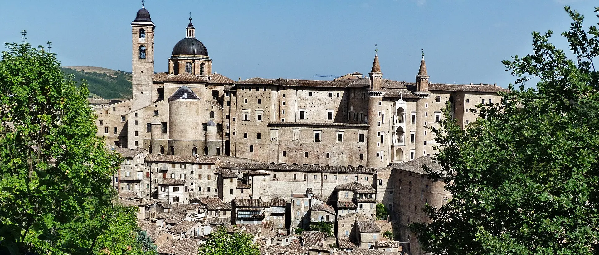 Urbino, panorama della città rinascimentale patrimonio UNESCO visto dalla fortezza Albornoz